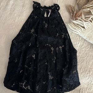 Free People lace and crochet swing top Size Small 🖤